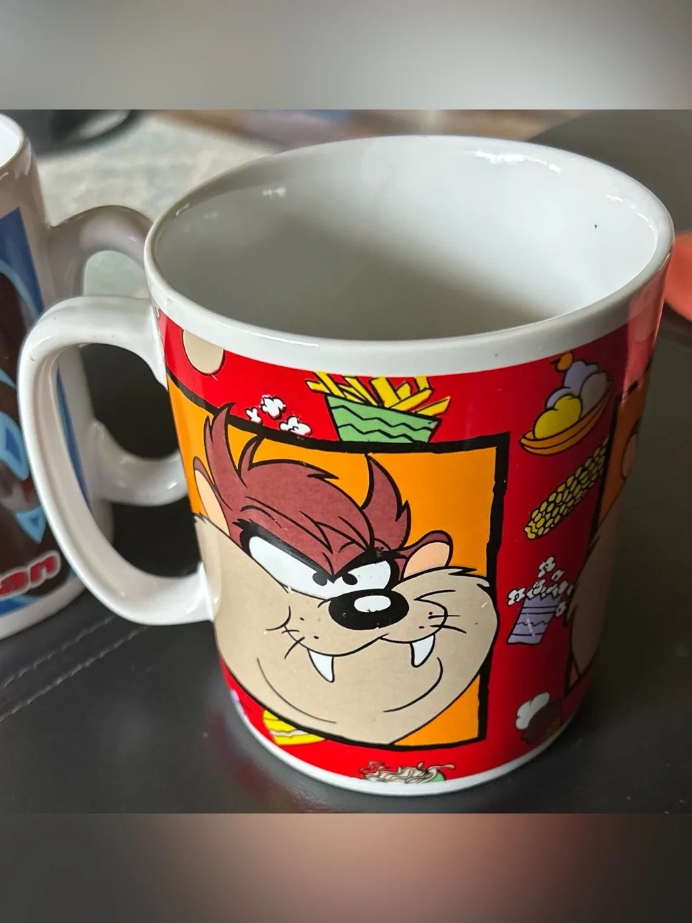 2- vintage 1994 Sakura Warner Bros. Looney Tunes Tasmanian Devil coffee mugs